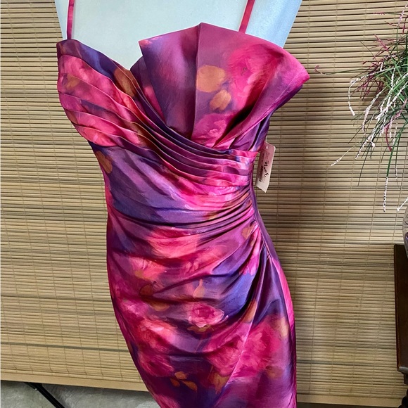 NWT! Darling bright dress for the track, parties, all summer’s fun - Picture 7 of 15